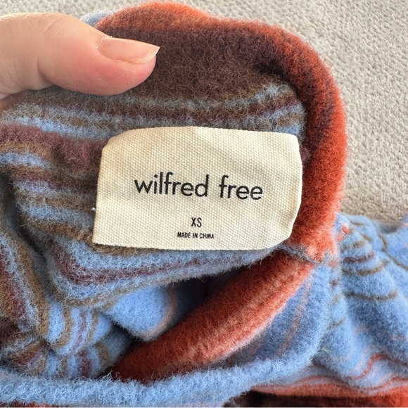 Aritzia Wilfred Free Striped Hush Knit Turtleneck Sweater - Picture 7 of 7
